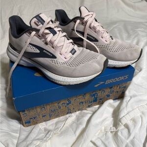 Brooks Women's Launch 8 Athletic Shoes - Light Pink and Dark Gray